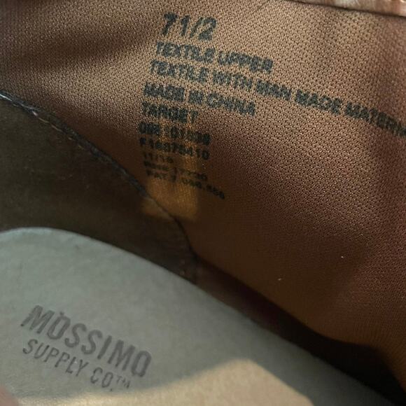 Mossimo Suede leather fringe taupe ankle boots low heel womens size 7.5 - Picture 10 of 11